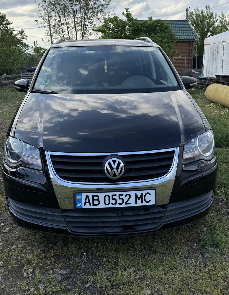 Фото 2010 Volkswagen Touran