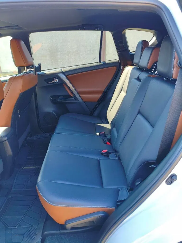 Фото 2018 Toyota RAV 4