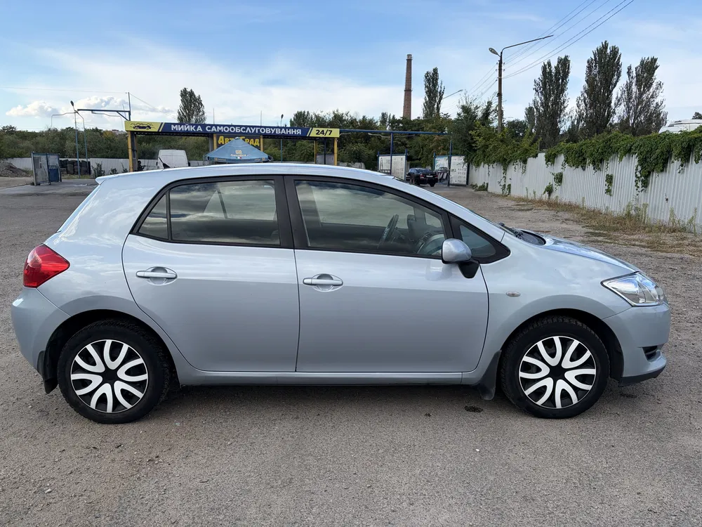 Фото 2008 Toyota Auris