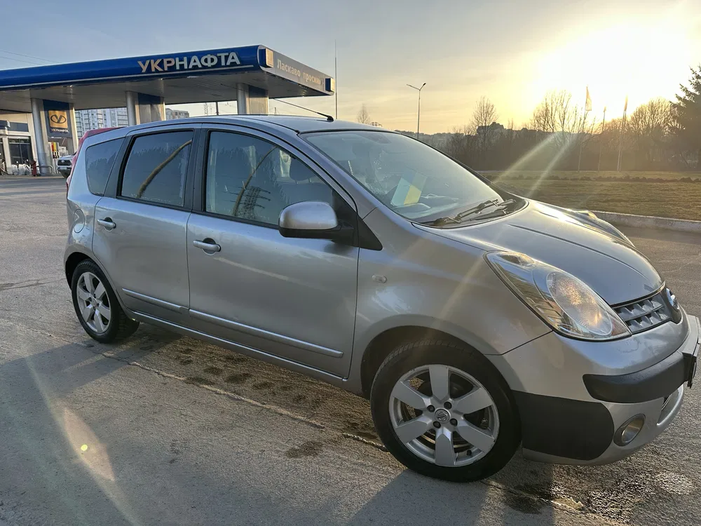 Фото 2006 Nissan Note