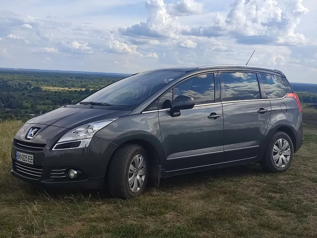 Фото 2013 Peugeot 5008