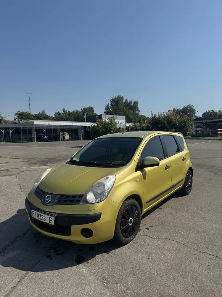 Фото 2006 Nissan Note