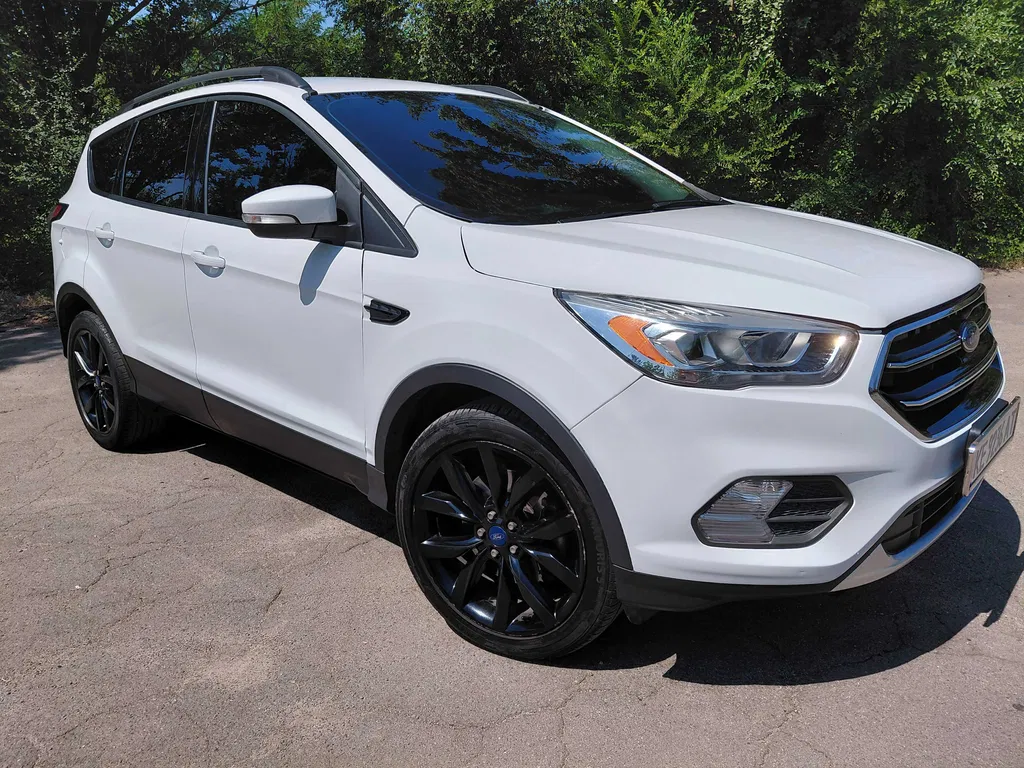 Фото 2017 Ford Escape