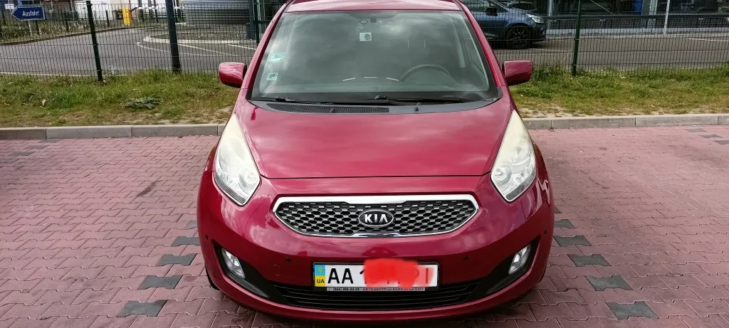 Фото 2010 Kia Venga