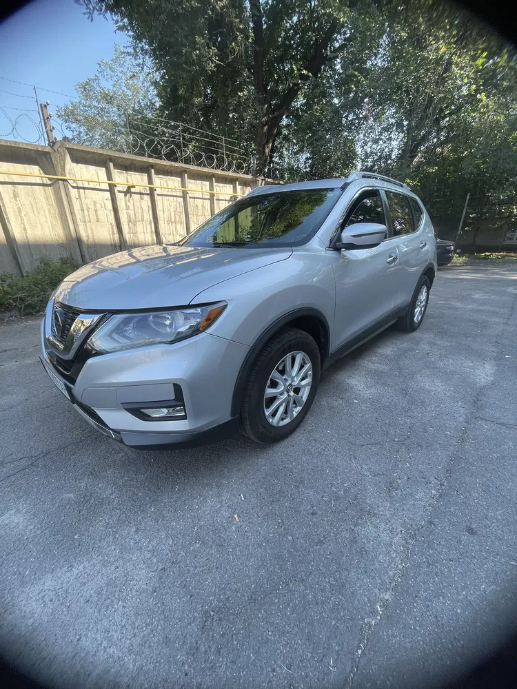 Фото 2017 Nissan Rogue