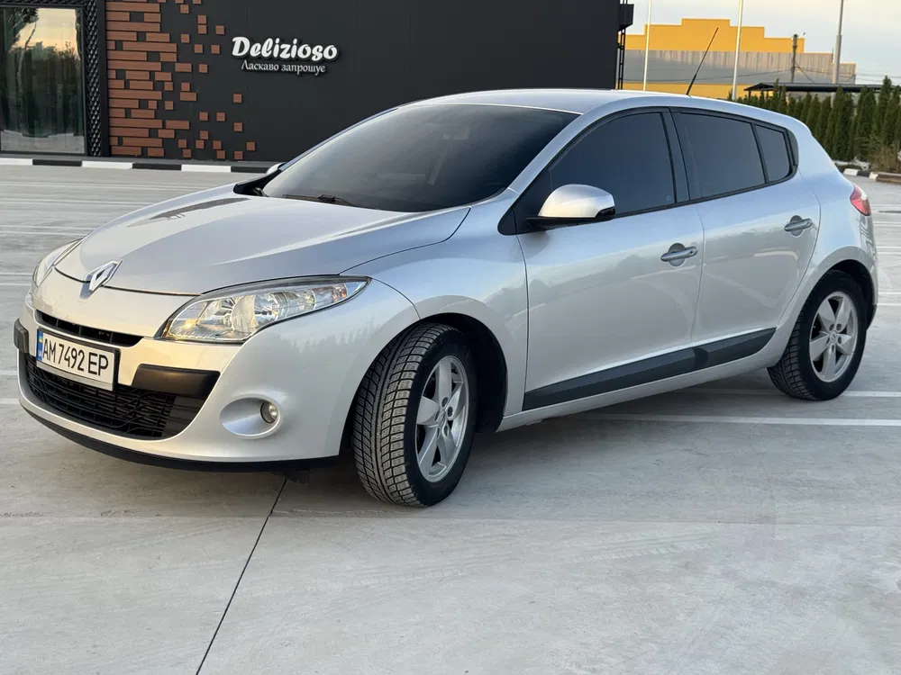 Фото 2010 Renault Megane