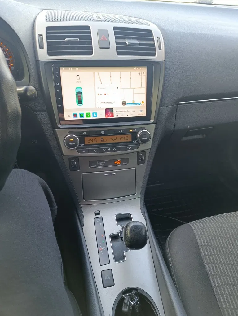 Фото 2011 Toyota Avensis