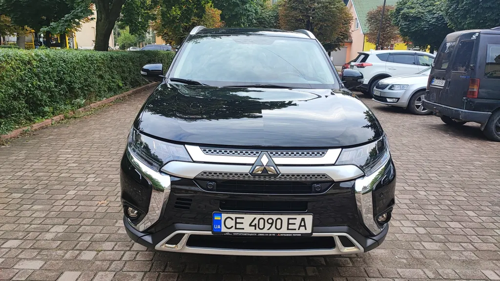 Фото 2021 Mitsubishi Outlander