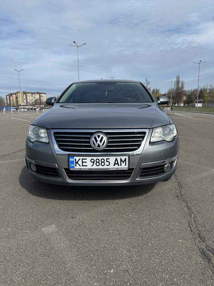 Фото 2005 Volkswagen Passat Sedan