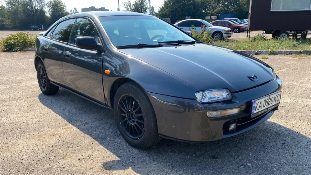 Фото 1994 Mazda 323