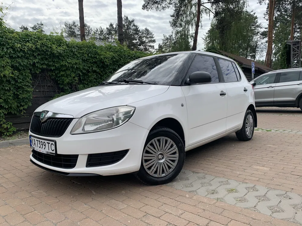 Фото 2011 Skoda Fabia