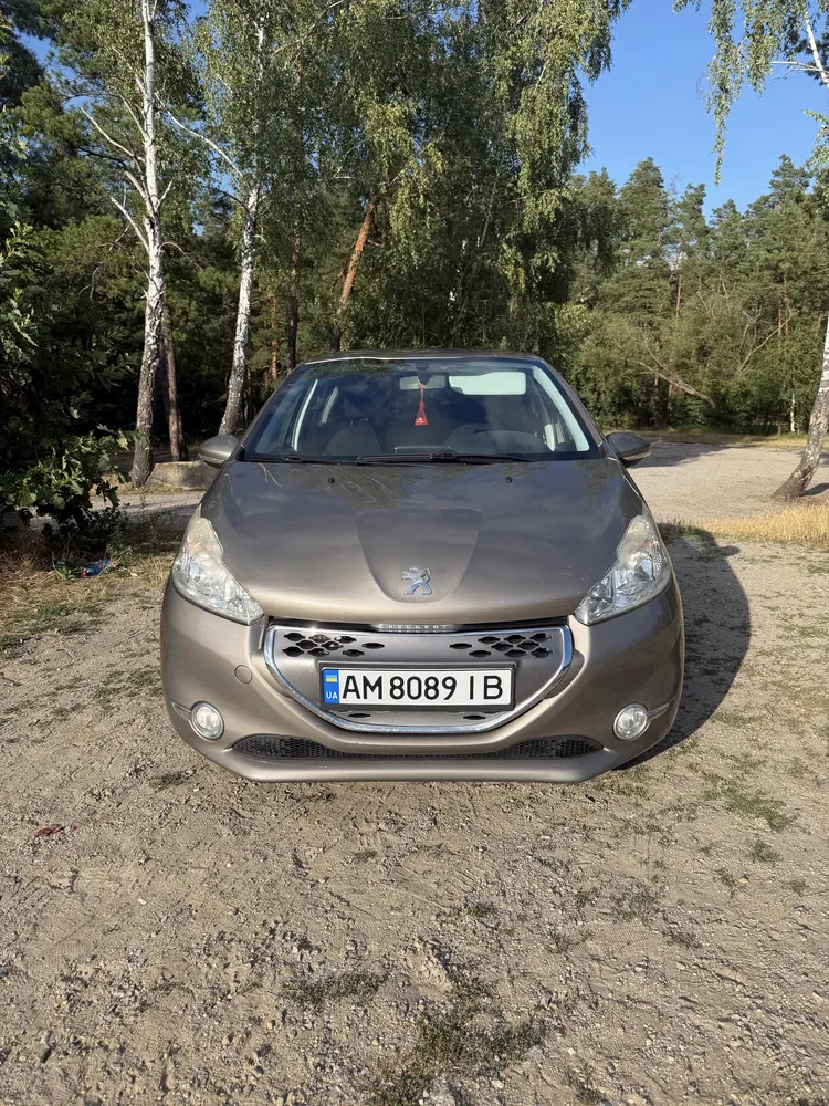 Фото 2012 Peugeot 208