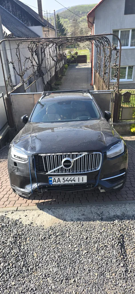 Фото 2016 Volvo XC90