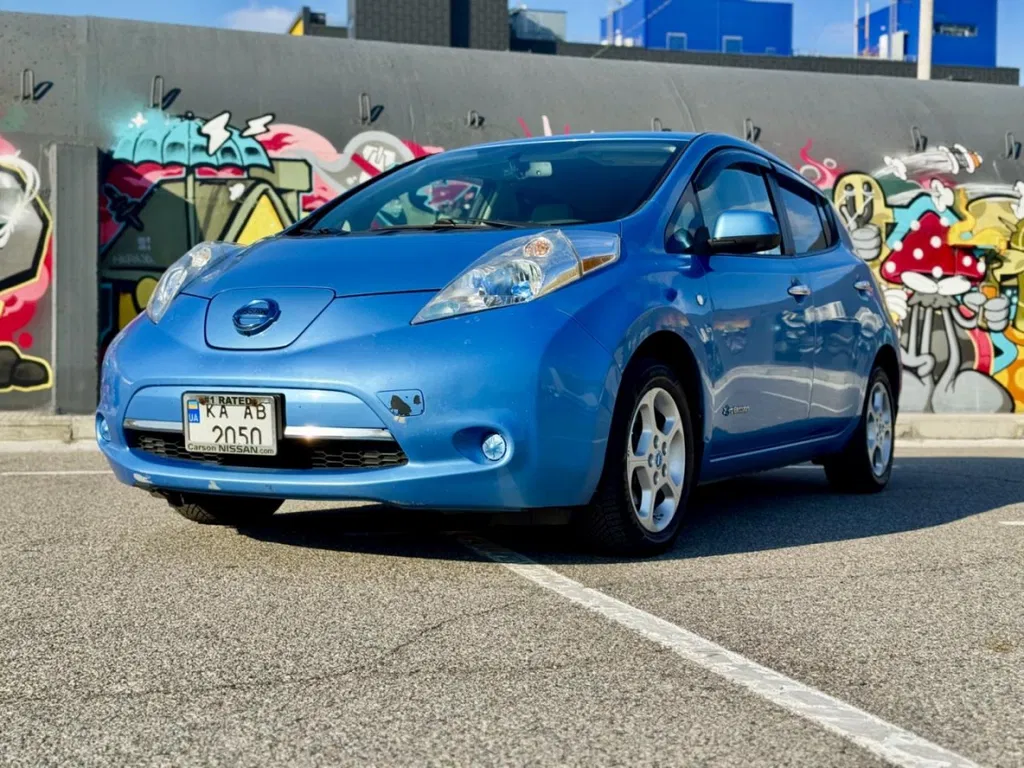 Фото 2013 Nissan Leaf