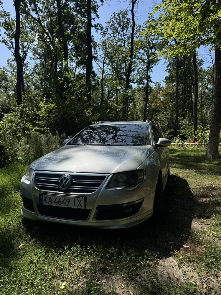 Фото 2010 Volkswagen Passat Hatchback