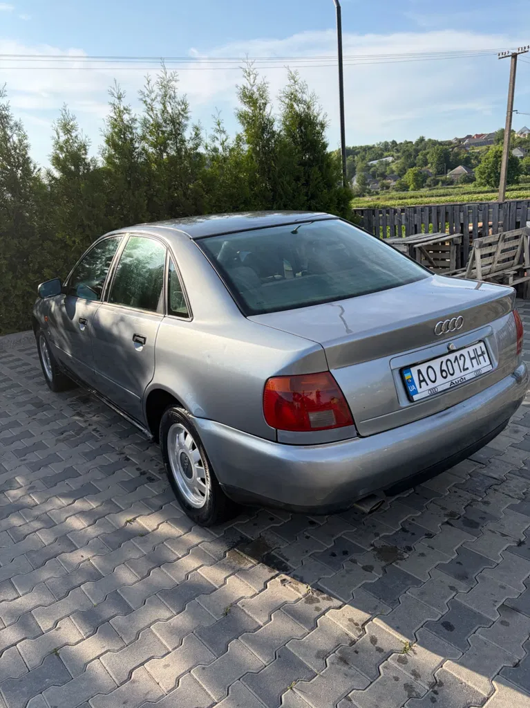 Фото 1995 Audi A4