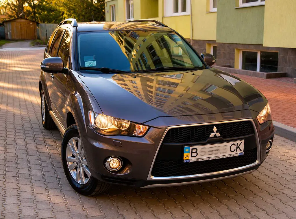 Фото 2012 Mitsubishi Outlander