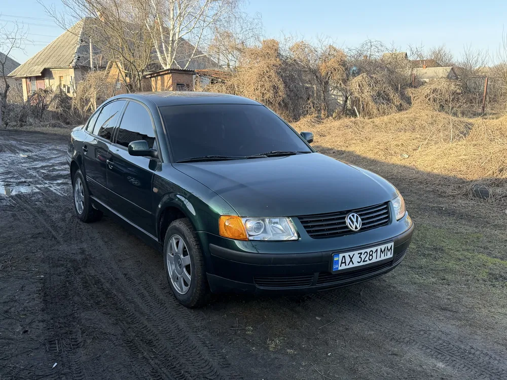 Фото 1999 Volkswagen Passat Sedan