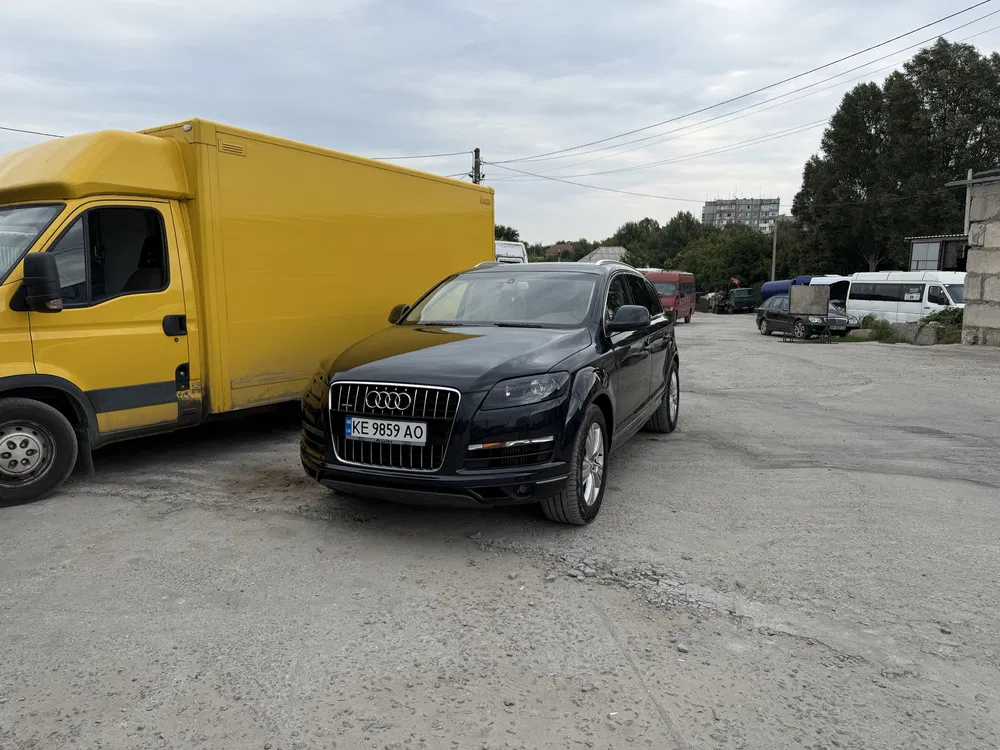 Фото 2011 Audi Q7