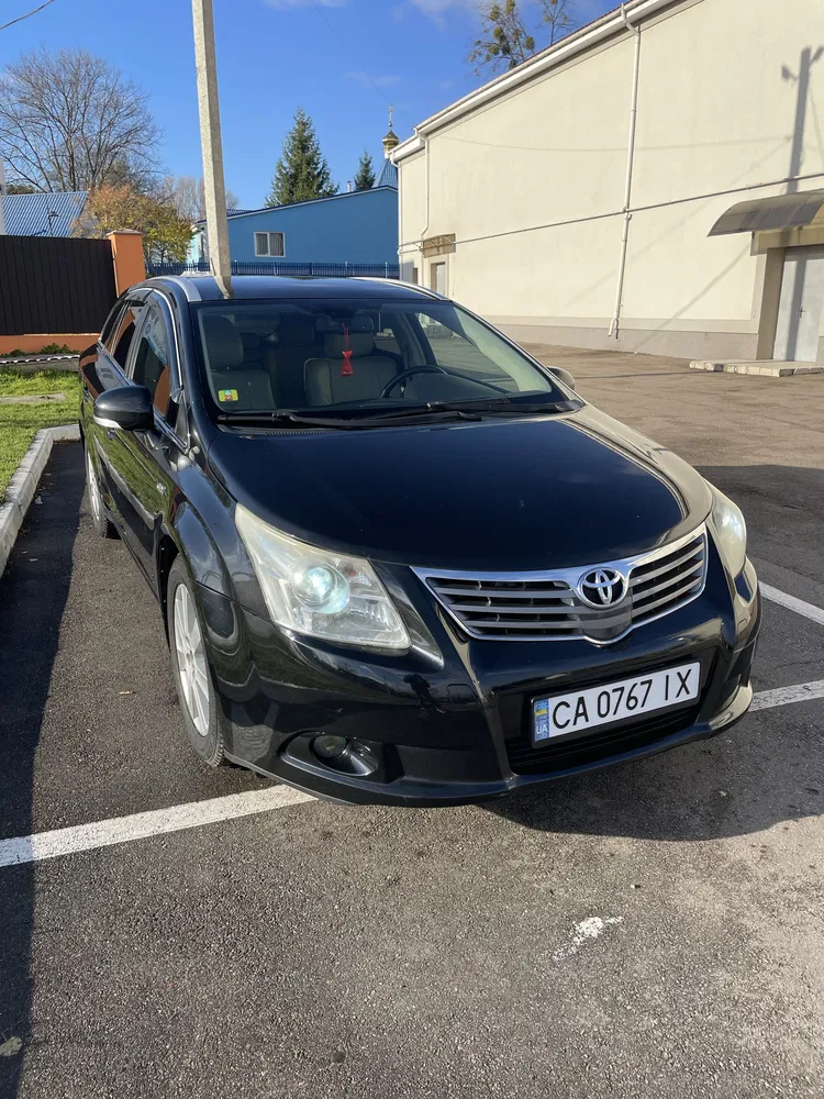 Фото 2009 Toyota Avensis