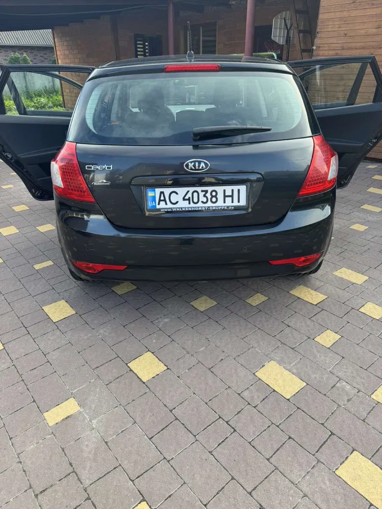 Фото 2011 Kia Cee'd