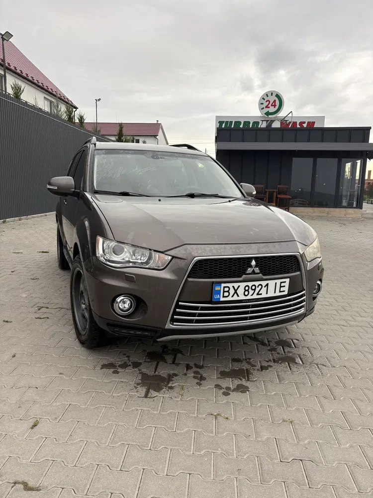 Фото 2012 Mitsubishi Outlander