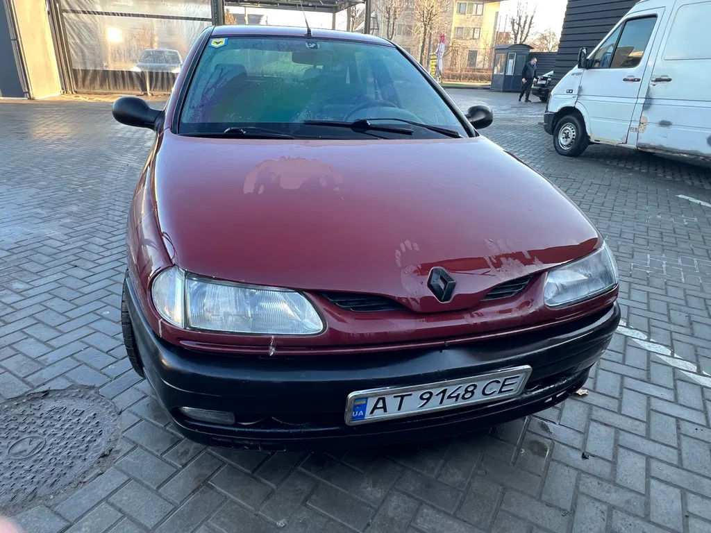 Фото 1996 Renault Laguna