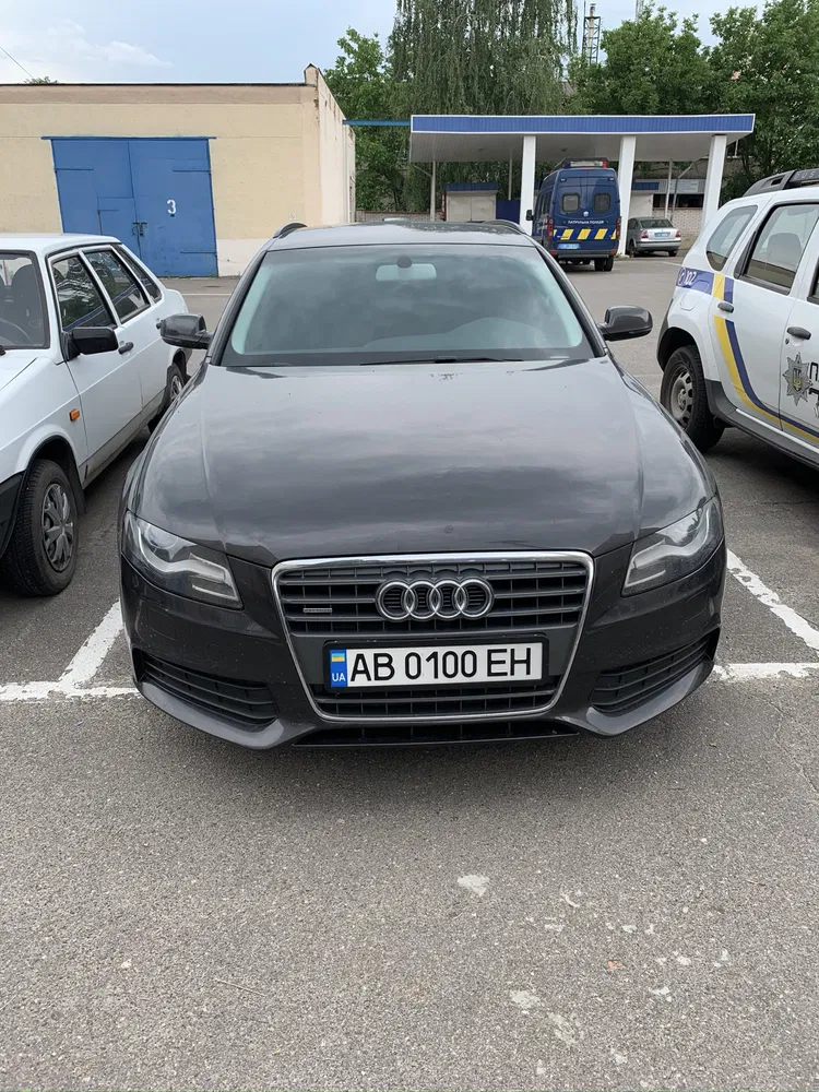 Фото 2010 Audi A4