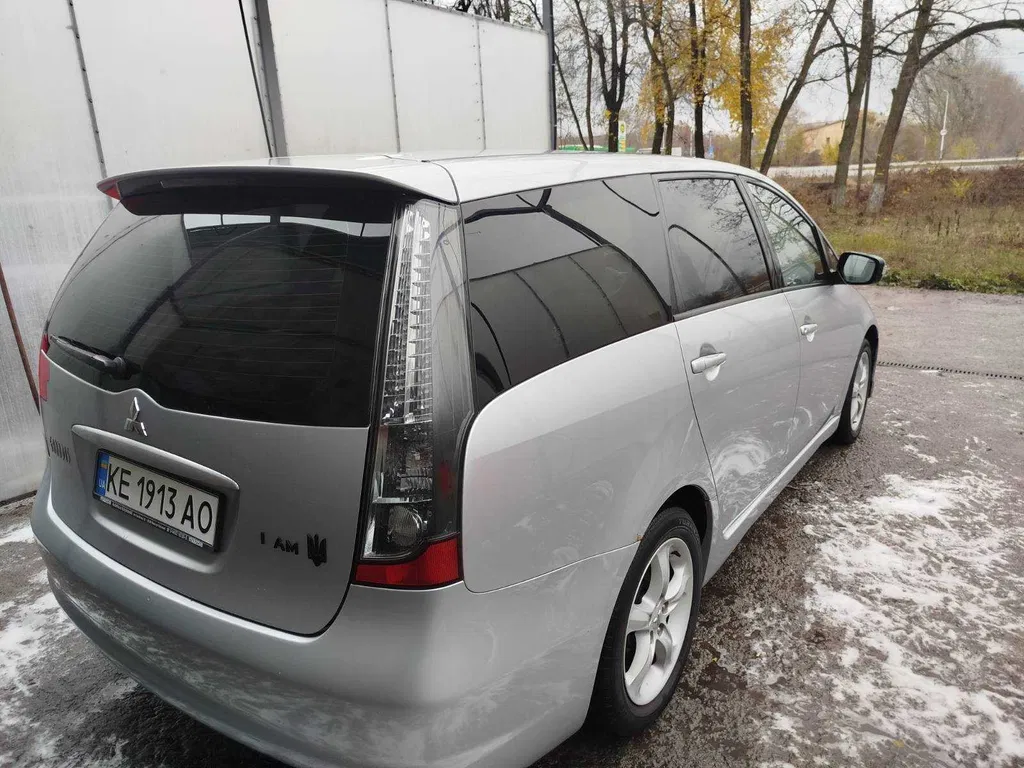 Фото 2004 Mitsubishi Grandis