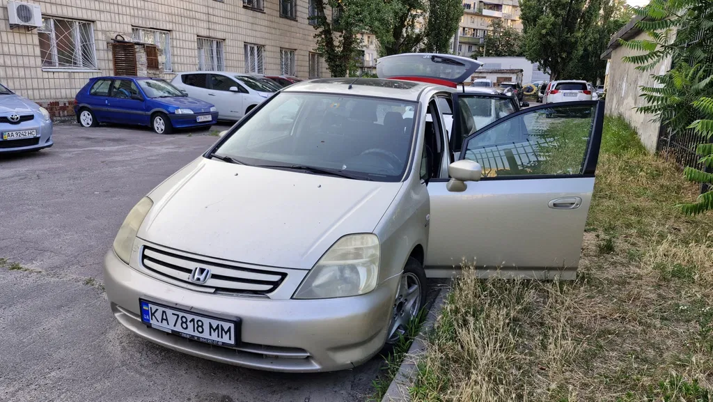 Фото 2003 Honda Stream