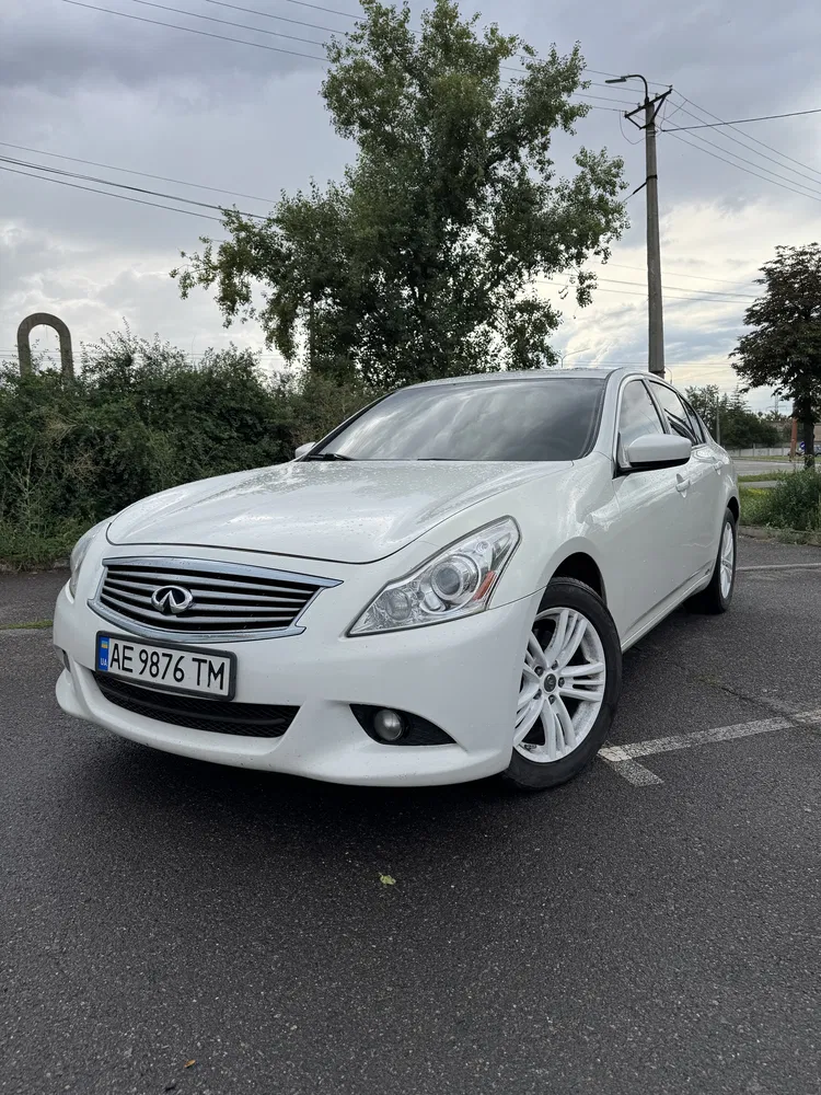Фото 2010 Infiniti G25