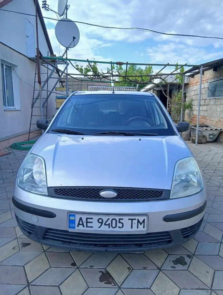 Фото 2002 Ford Festiva