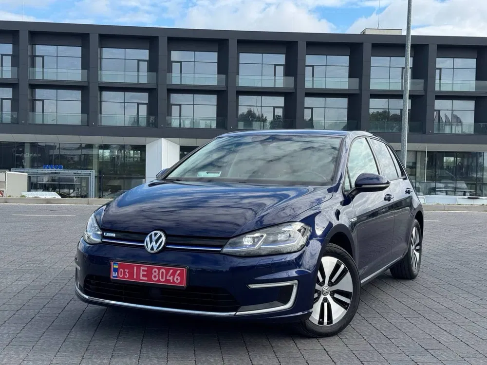 Фото 2018 Volkswagen Golf