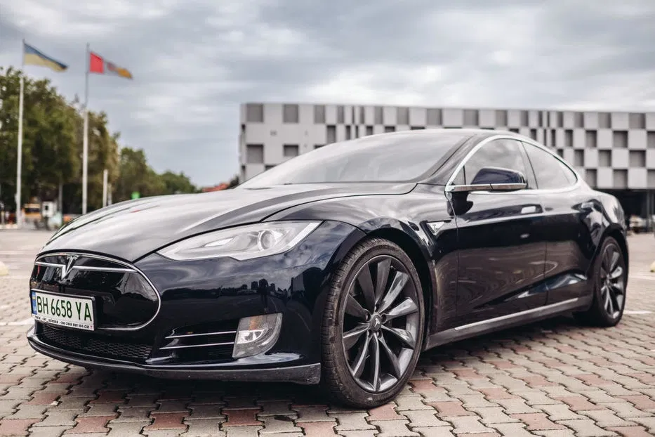 Фото 2013 Tesla Model S