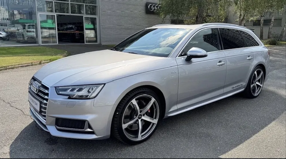 Фото 2017 Audi S4