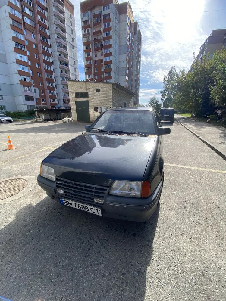 Фото 1988 Opel Kadett