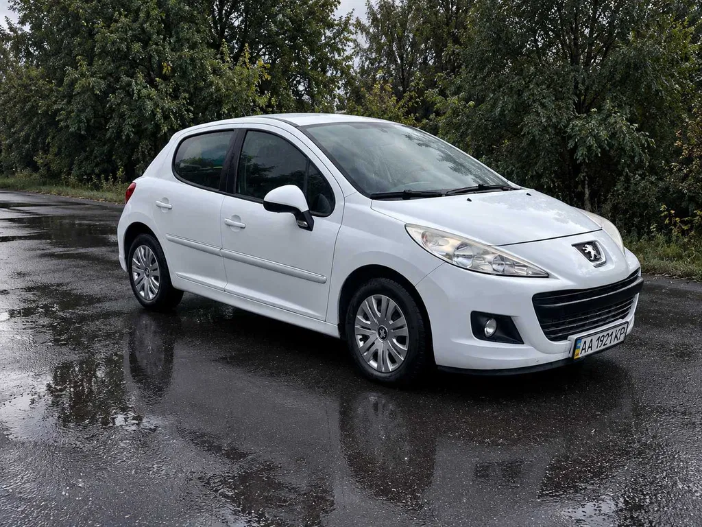 Фото 2012 Peugeot 207