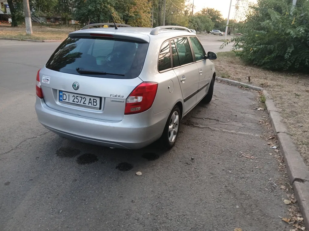 Фото 2011 Skoda Fabia