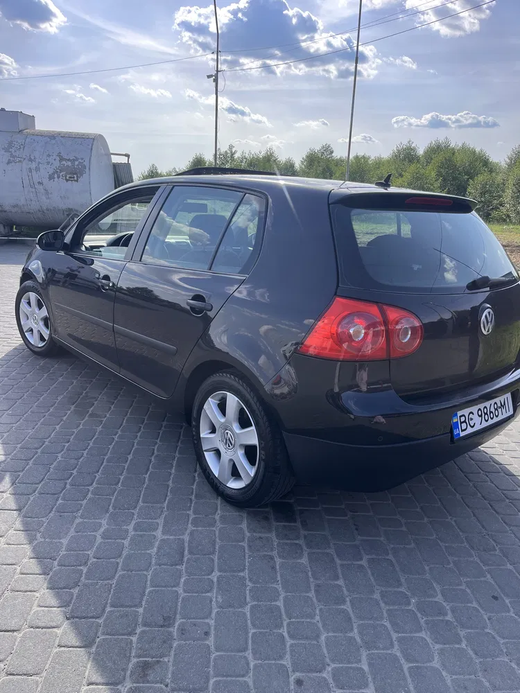 Фото 2004 Volkswagen Golf