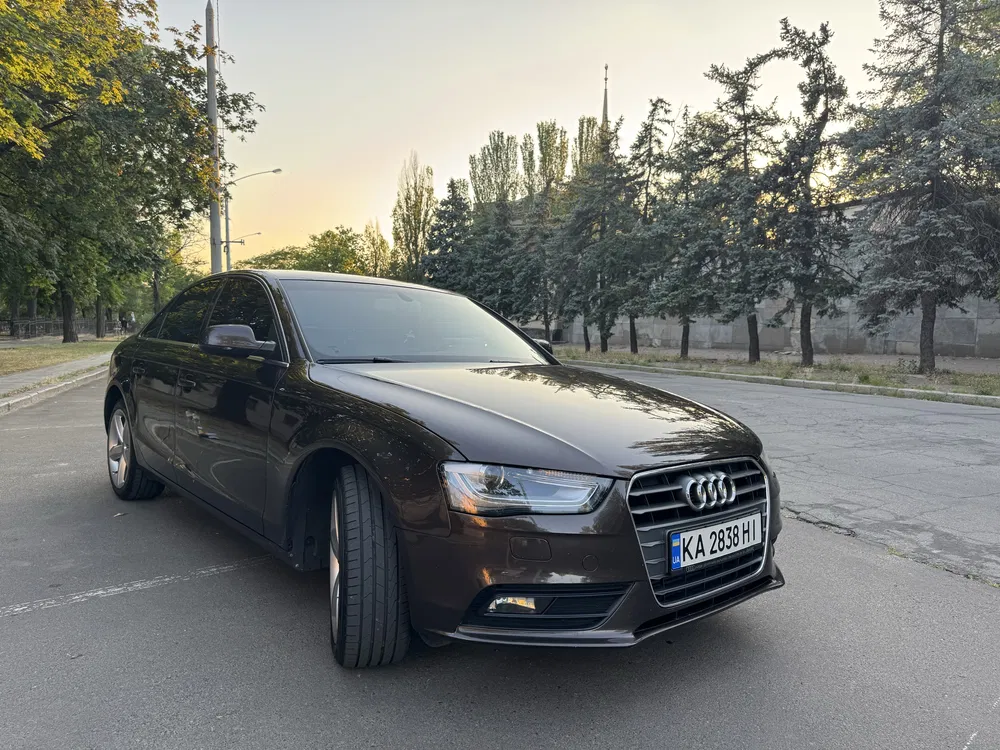 Фото 2012 Audi A4