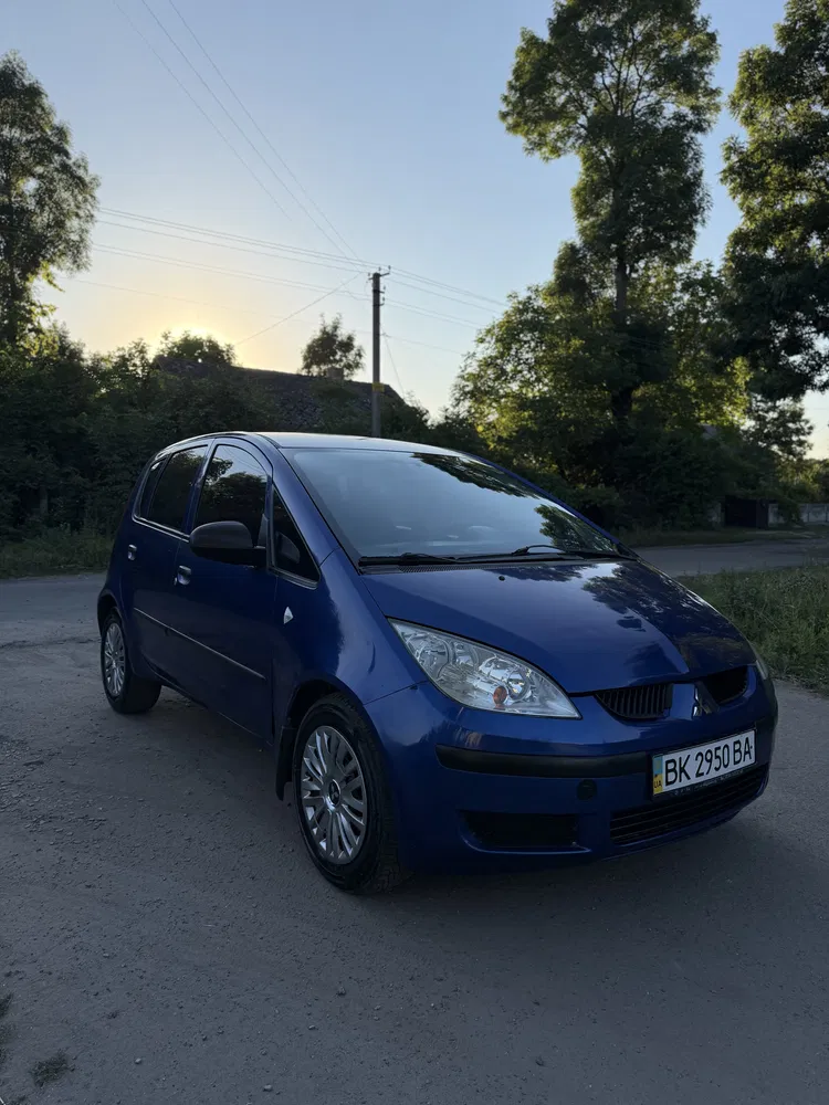 Фото 2008 Mitsubishi Colt