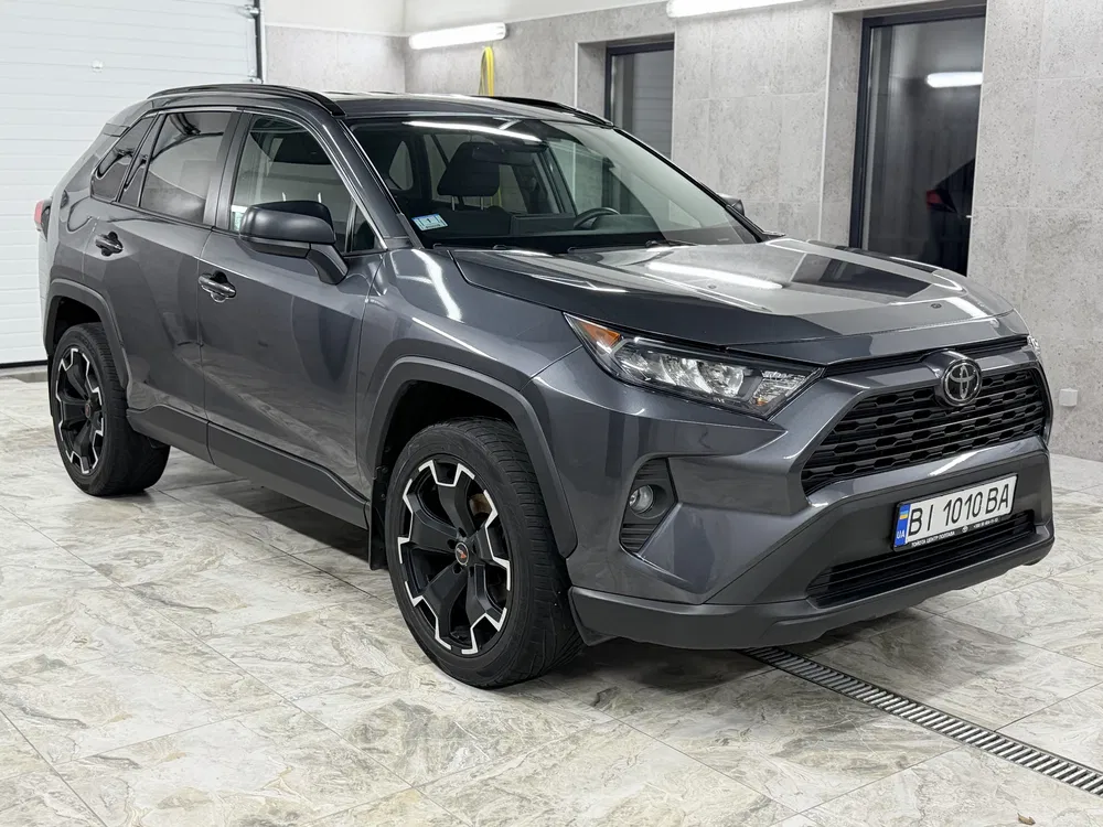 Фото 2019 Toyota RAV 4
