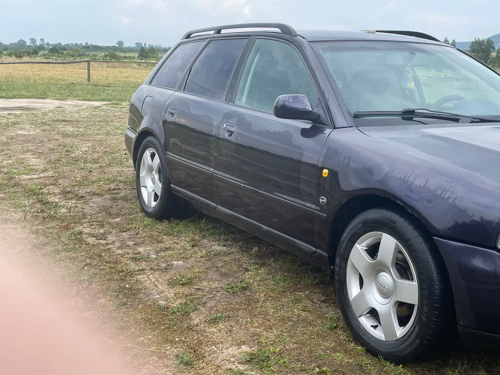 Фото 1997 Audi A4