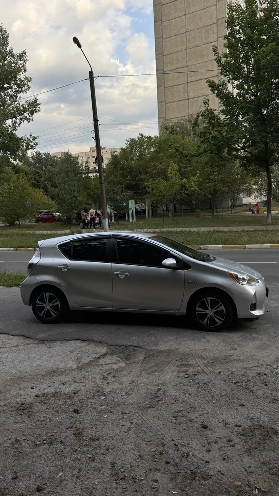 Фото 2014 Toyota Prius