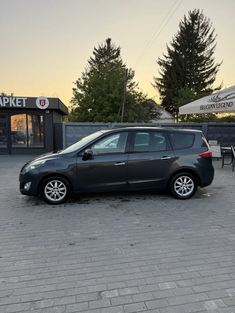 Фото 2010 Renault Grand Scenic
