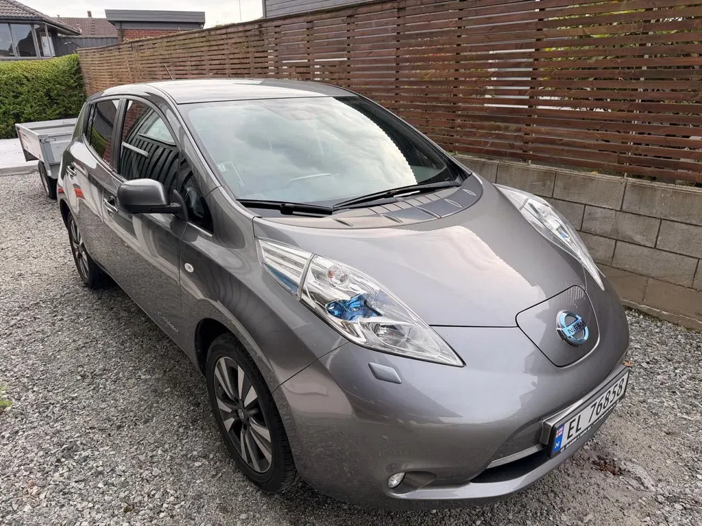 Фото 2015 Nissan Leaf