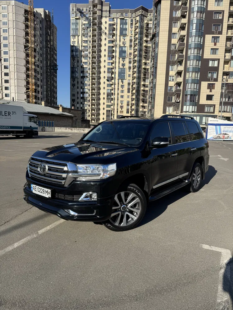 Фото 2020 Toyota Land Cruiser 200