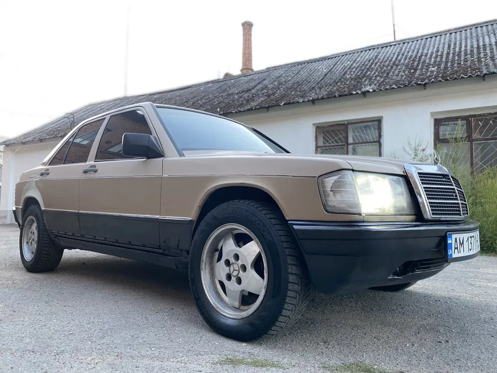 Фото 1986 Mercedes-Benz E серия