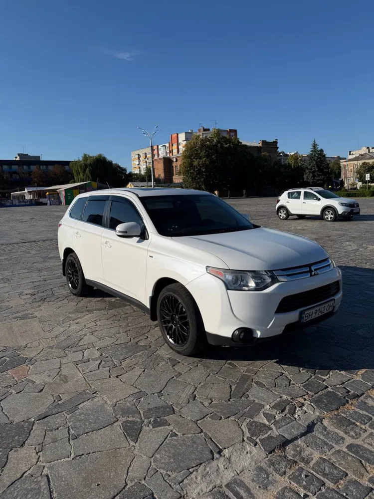 Фото 2013 Mitsubishi Outlander