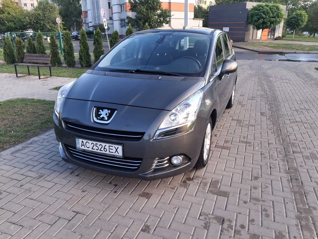 Фото 2013 Peugeot 5008